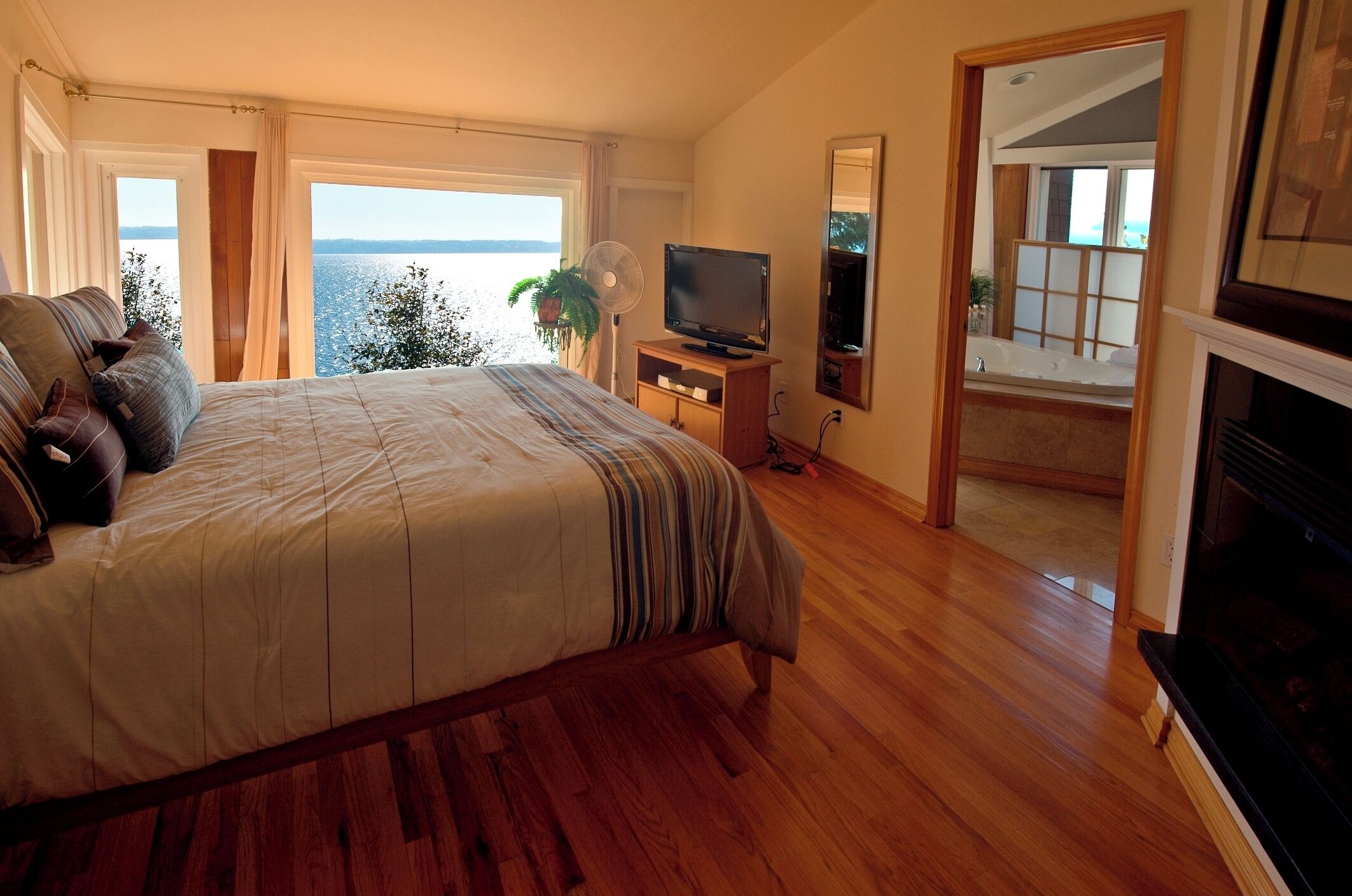 4 chambres, fer et planche à repasser, Wi-Fi gratuit, draps fournis