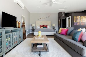 Iron/ironing board, WiFi, bed sheets, wheelchair access