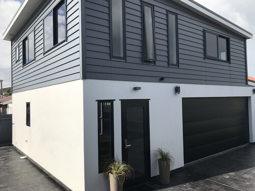 Light, Modern + Close to Everything