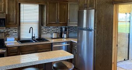 Beautiful Luxury Cabin near Two Medicine Lake