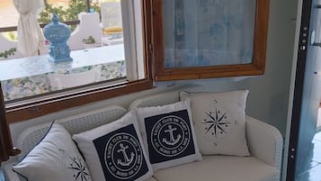 Smart-TV, Kamin, BĂŒcher