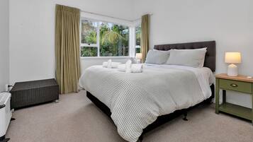 2 bedrooms, desk, iron/ironing board, free WiFi