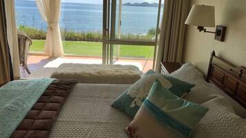 2 bedrooms, in-room safe, desk, iron/ironing board