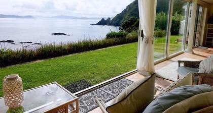 Absolute waterfront - with privacy and views