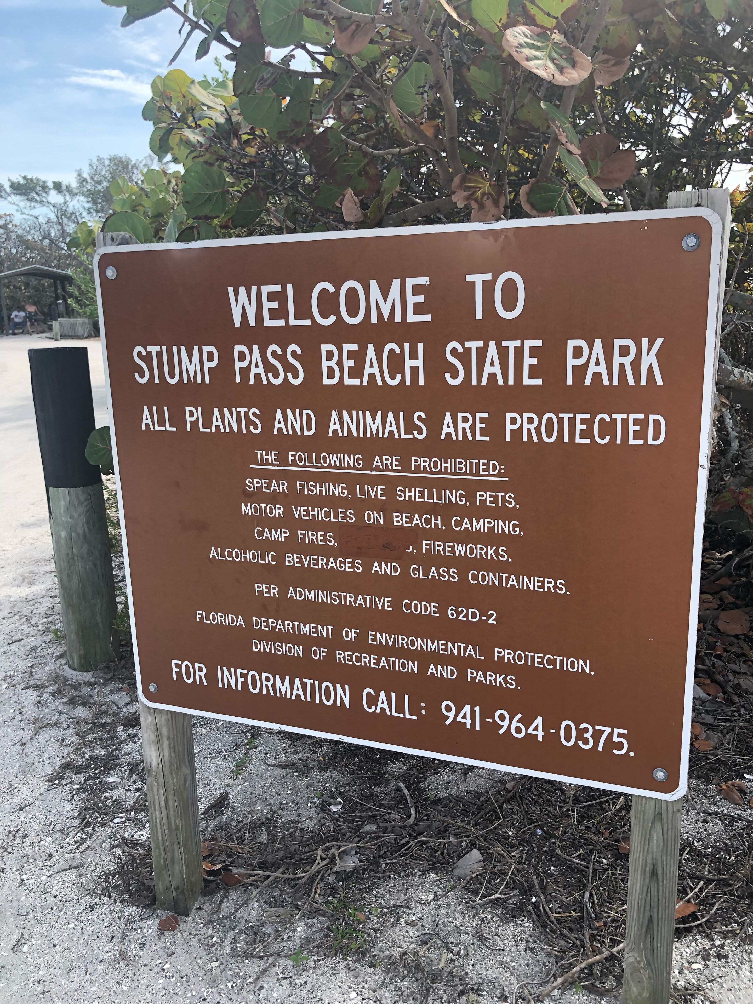 A welcome sign for Stump Pass Beach State Park.