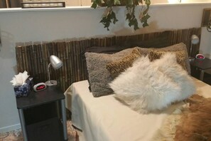Bureau, fer et planche Ă repasser, Wi-Fi, draps fournis