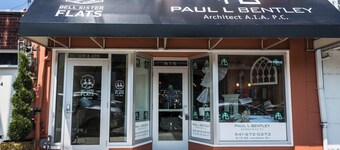 Historic Downtown Luxurious Apartment Only Steps Away from Local Restaurants