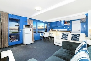 TV, DVD player, books, stereo