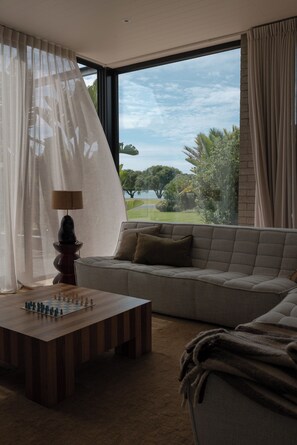 Smart TV, books, stereo