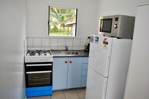 Refrigerador, microondas, horno, cafetera/tetera