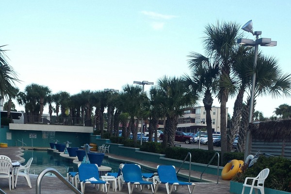 Piscina a l'aire lliure i piscina climatitzada