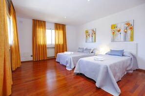 7 chambres, fer et planche Ă repasser, Wi-Fi gratuit, draps fournis