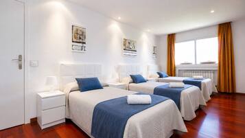 7 bedrooms, iron/ironing board, free WiFi, bed sheets