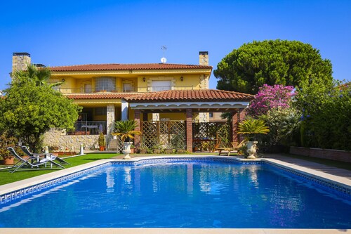 MAGNIFICA Villa Only Families
