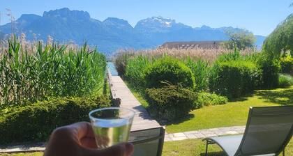 FÜSSE IM WASSER, Sevrier, Haus, Privatzugang See und Ponton. Idyllisch, 6Pers