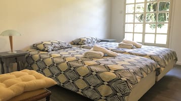 3 bedrooms, iron/ironing board, free WiFi, bed sheets