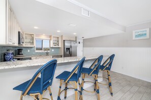 Microonde, lavastoviglie, macchina per tè/caffè