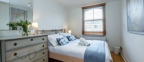 2 dormitorios, tabla de planchar con plancha, wifi y ropa de cama