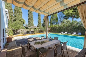 Outdoor dining - La Teja Holiday Home (Marchena)