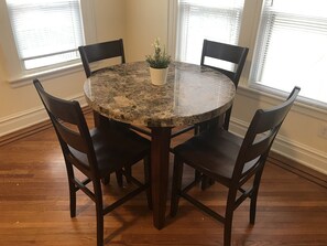 تناول الطعام