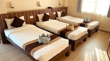 Deluxe Triple Room | Free WiFi, bed sheets