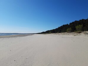 Unclassified image, 2 of 21, button