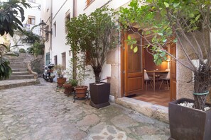 Outdoor dining - NICE APARTMENT CLOSE TO THE CASTLE (Tossa de Mar)
