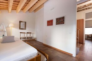 2 bedrooms, iron/ironing board, internet, bed sheets - NICE APARTMENT CLOSE TO THE CASTLE (Tossa de Mar)