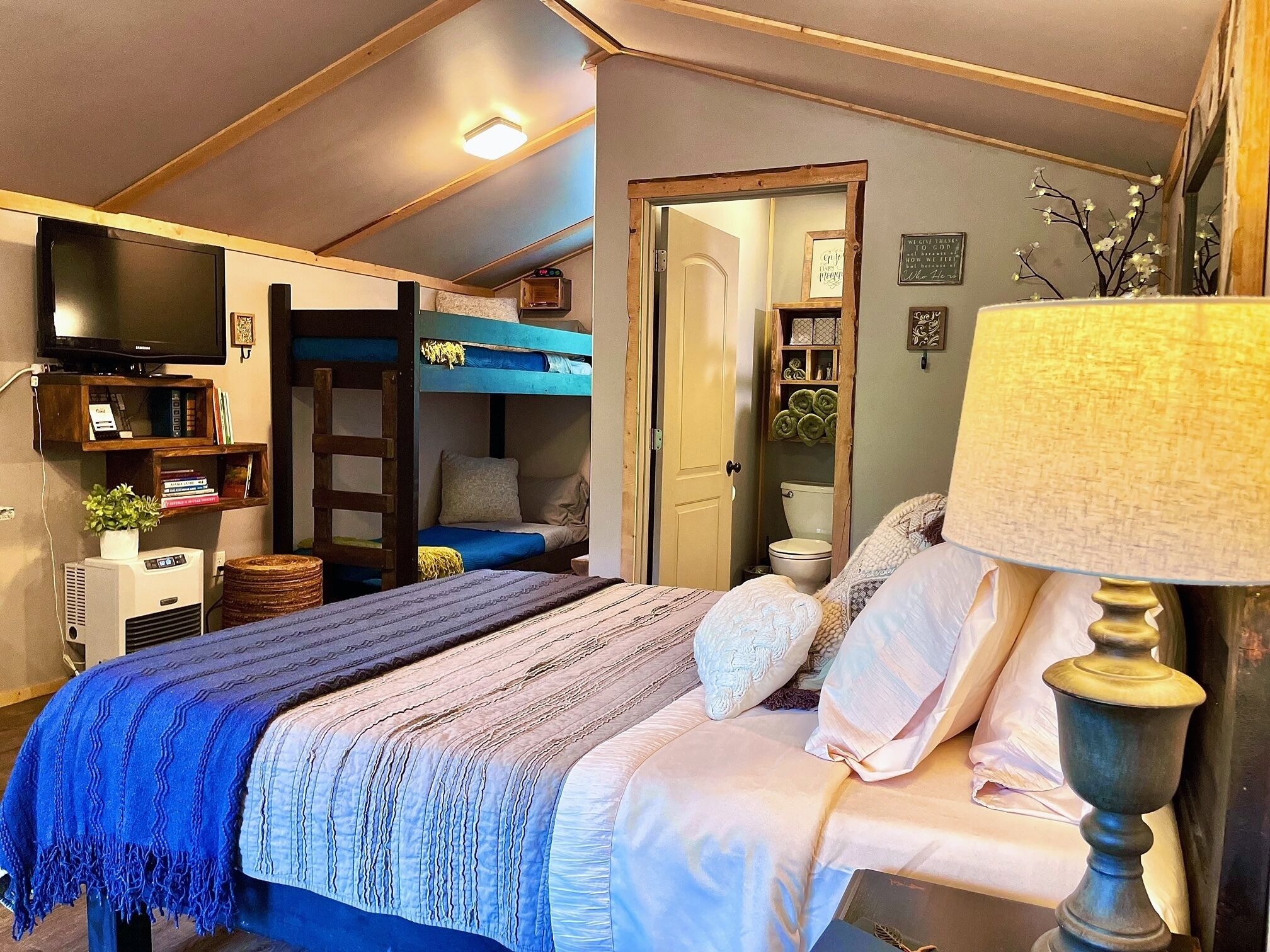 Iron/ironing board, free WiFi, bed sheets