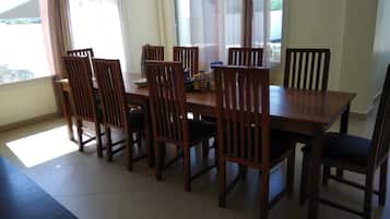 Desayuno de cocina local incluido todos los días