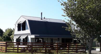 cosy home with mountain-views, near Tongariro Crossing and skifields