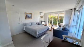 1 bedroom, desk, iron/ironing board, WiFi