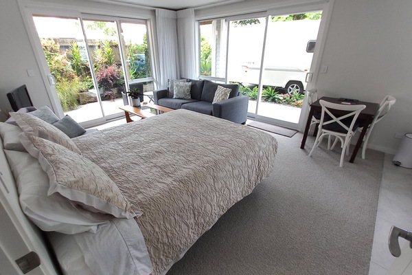 1 bedroom, desk, iron/ironing board, WiFi