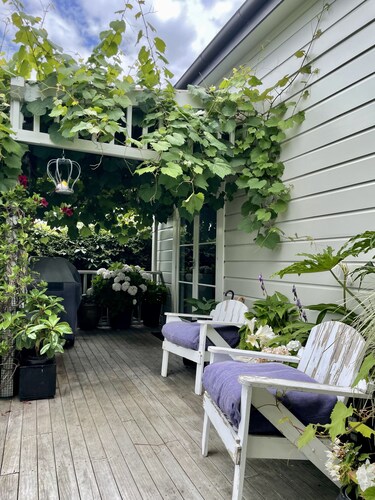 Character Napier South Villa