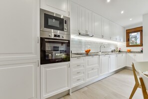 Fridge, microwave, oven, dishwasher