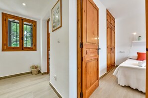 3 chambres, fer et planche Ă repasser, Wi-Fi gratuit, draps fournis