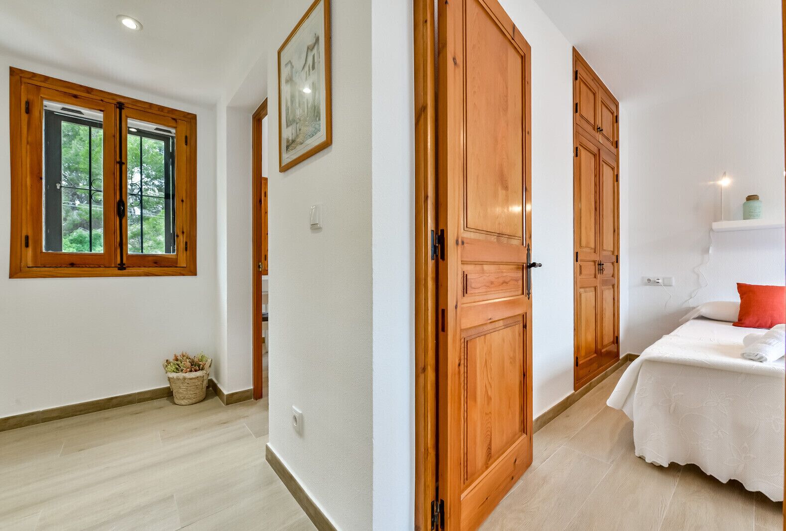 3 habitaciones, tabla de planchar con plancha y wifi gratis 