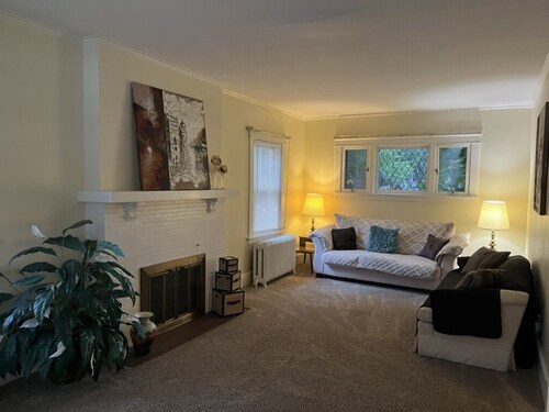 655 Walk to the Maid of the Mist