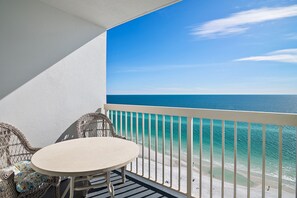 Property grounds - Beach Condo on the White Sands, Indescribably Beautiful Views!Recently Remodeled (Destin)