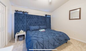 4 habitaciones, tabla de planchar con plancha, wifi y ropa de cama 