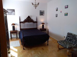 2 bedrooms, iron/ironing board, WiFi, wheelchair access