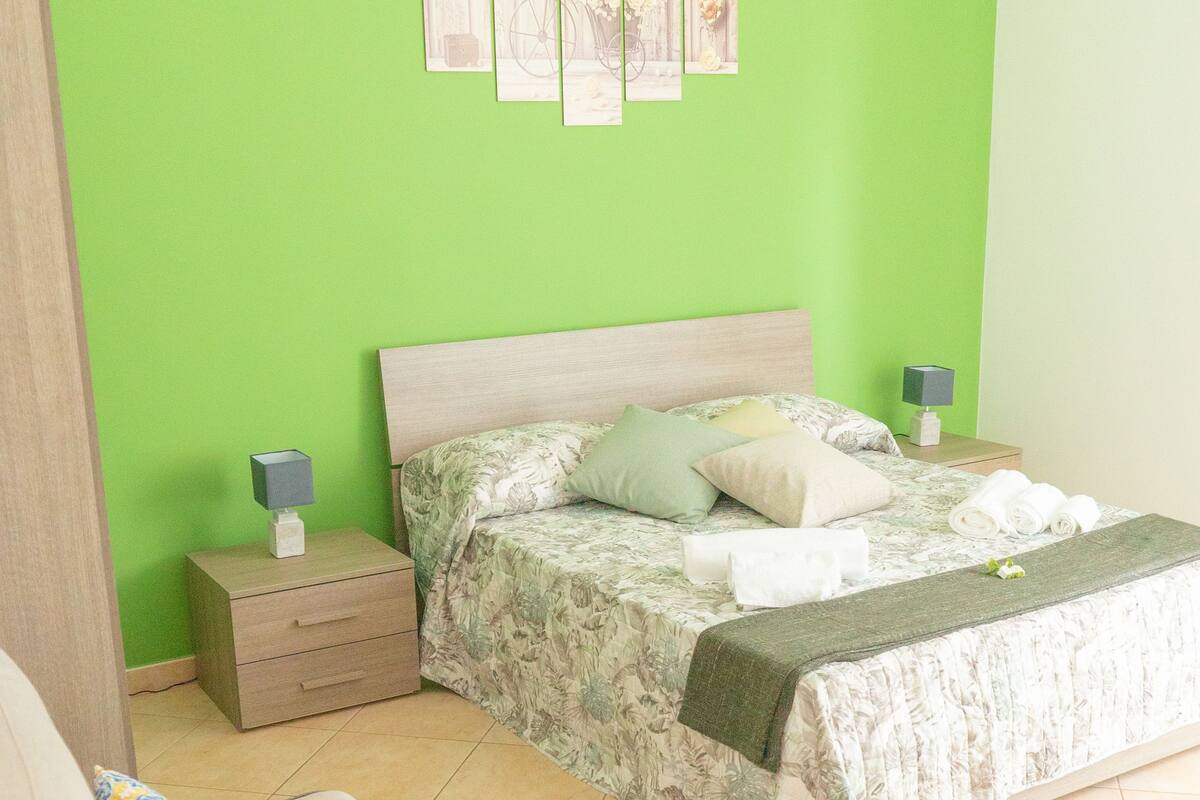 ห้องคอมฟอร์ท | มินิบาร์, โต๊ะทำงาน, พื้นที่ทำงานแบบใช้แล็ปท็อป, เปล/เตียงเด็กอ่อน