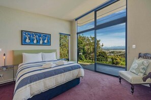 4 bedrooms, in-room safe, iron/ironing board, free WiFi