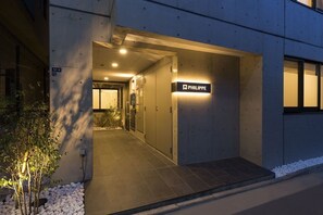 Property entrance - A1 Maison Phillippe Shitaya 101 (Tokyo)