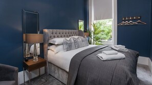 2 dormitorios, tabla de planchar con plancha, wifi gratis y ropa de cama