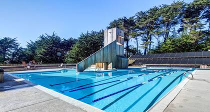 Hundefreundliche Hütte mit Meerblick, eigenem Whirlpool und Grill und Zugang zu den Pools!
