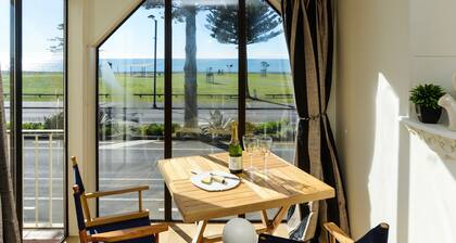 Marine Parade Magic - Napier Holiday Home