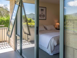 4 chambres, fer et planche à repasser, Wi-Fi, draps fournis