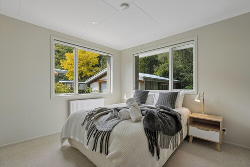 Alchemy Cottage - Arrowtown Holiday Home