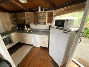 Refrigerador, microondas, horno y tostadora